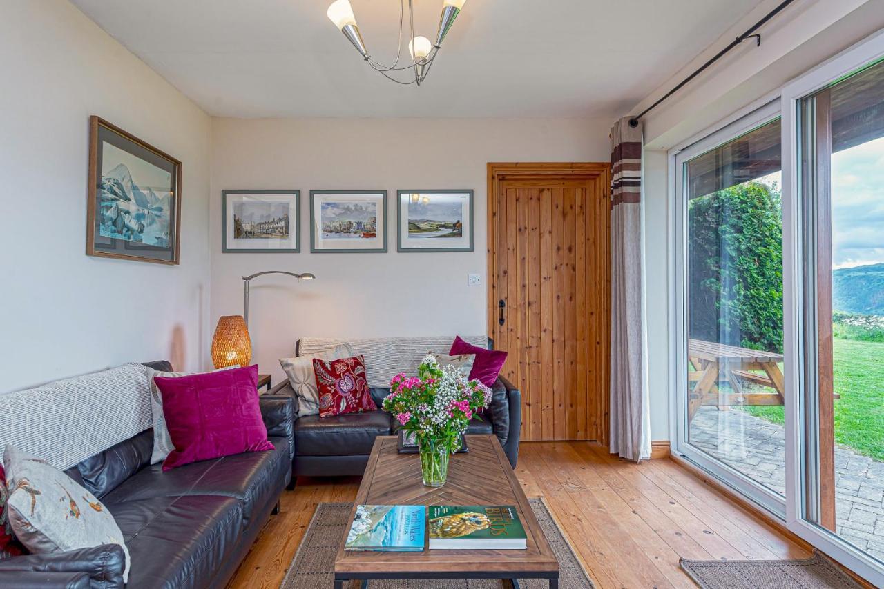 Laurel - Pet-Friendly Cottage With Indoor Pool, Hot Tub & Panoramic Snowdonia Views Colwyn Bay Zewnętrze zdjęcie