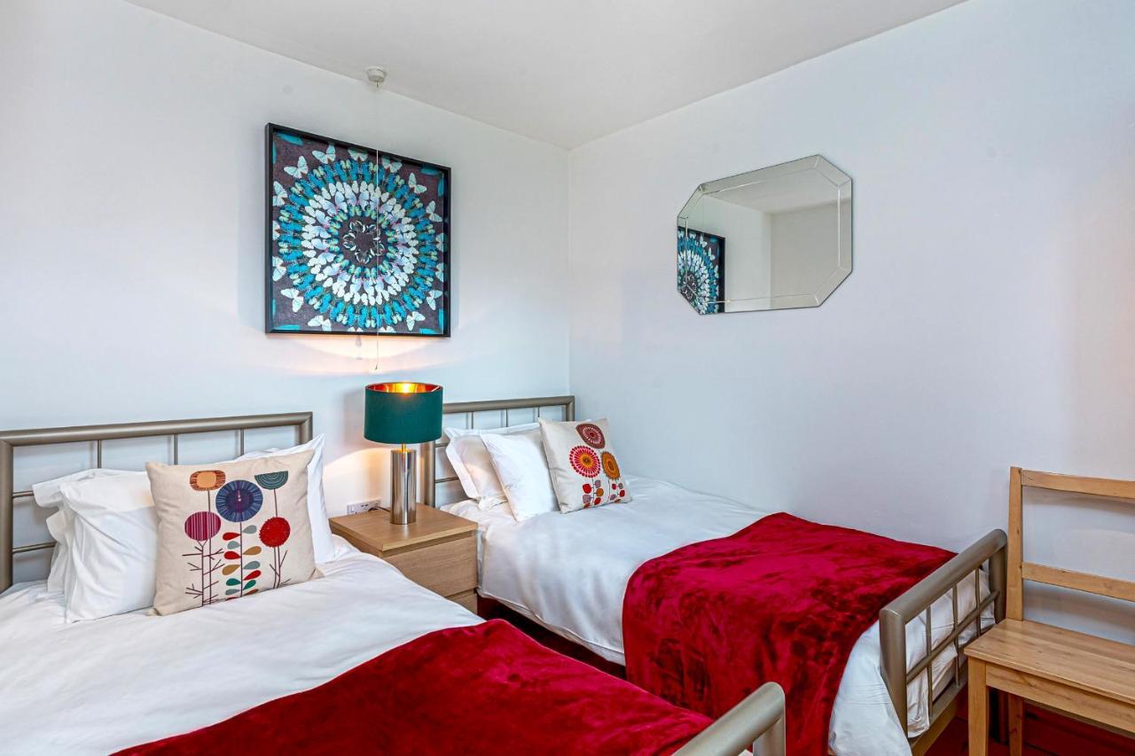 Laurel - Pet-Friendly Cottage With Indoor Pool, Hot Tub & Panoramic Snowdonia Views Colwyn Bay Zewnętrze zdjęcie